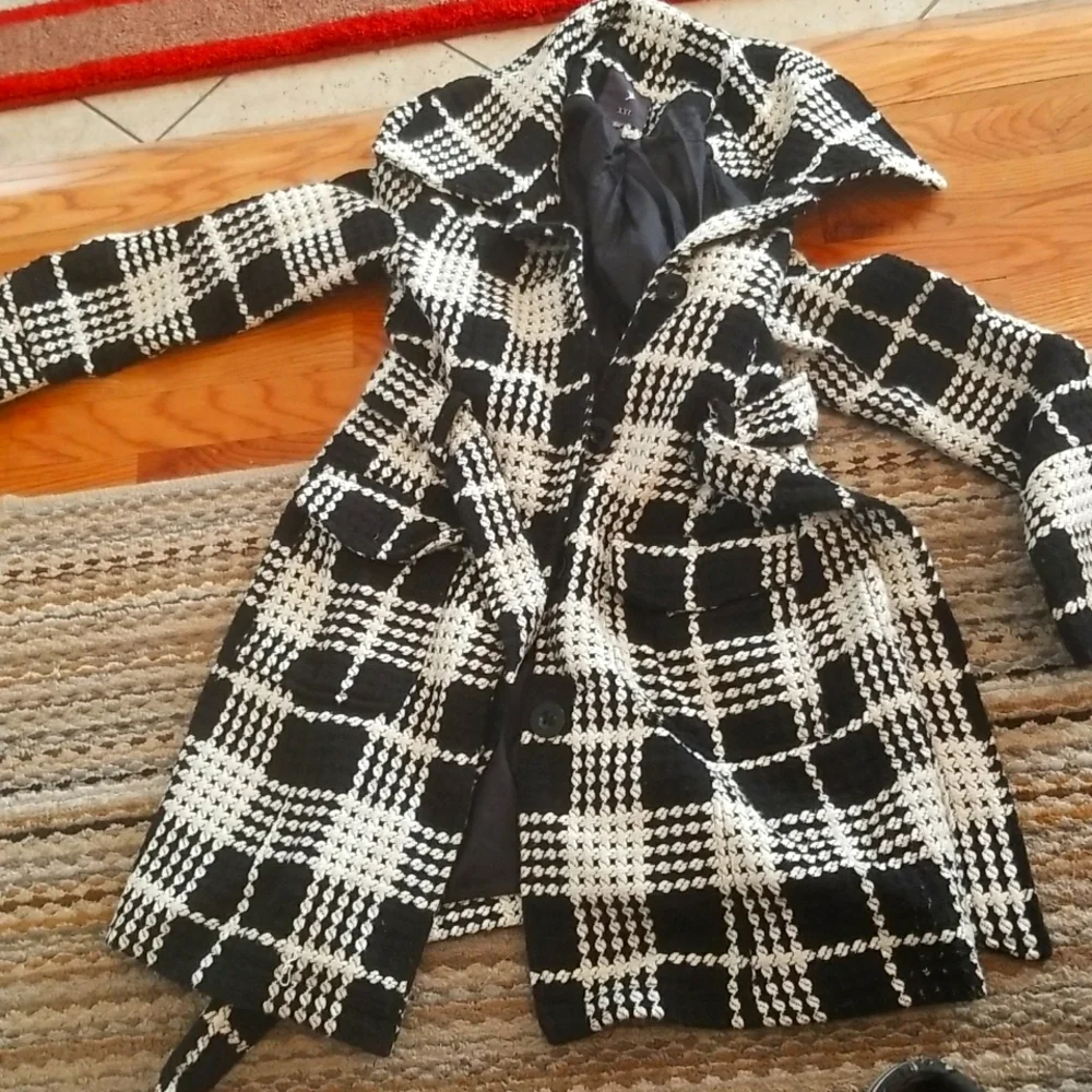 Spring Coat - Picture 1 of 1